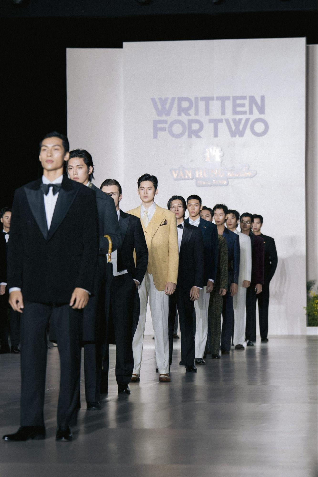 “The Thread of Legacy”: sợi chỉ di sản trên sàn diễn cưới Hà Nội