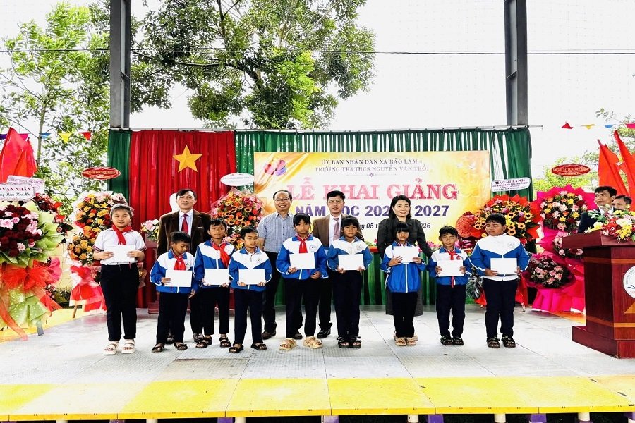 Hơn 700 suất học bổng từ doanh nghiệp năng lượng cho học sinh khó khăn