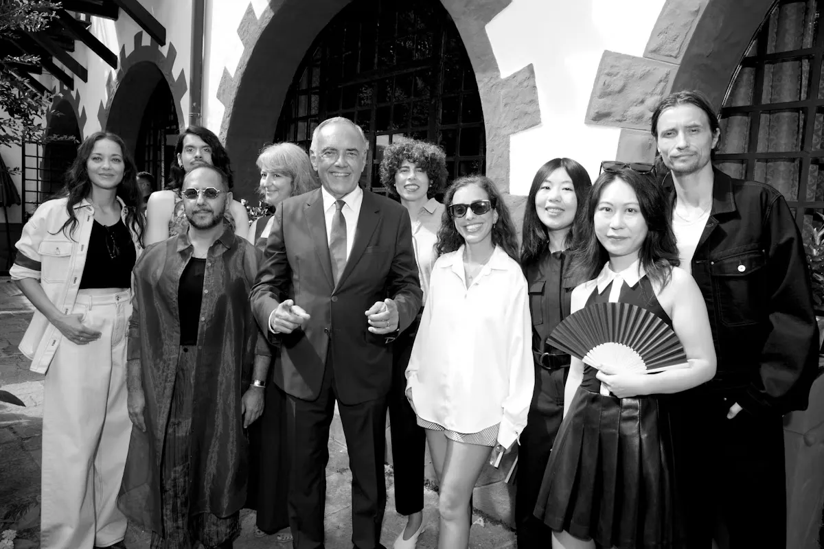 Từ Venice Đến Telluride: Haute Couture Định Nghĩa Lại Thảm Đỏ
