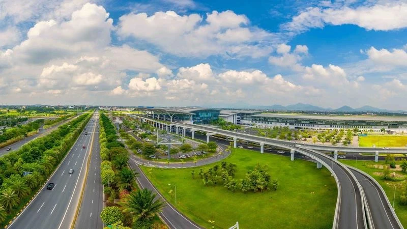 Ba sân bay Việt Nam tăng tốc kết nối, tham vọng thành trung tâm khu vực