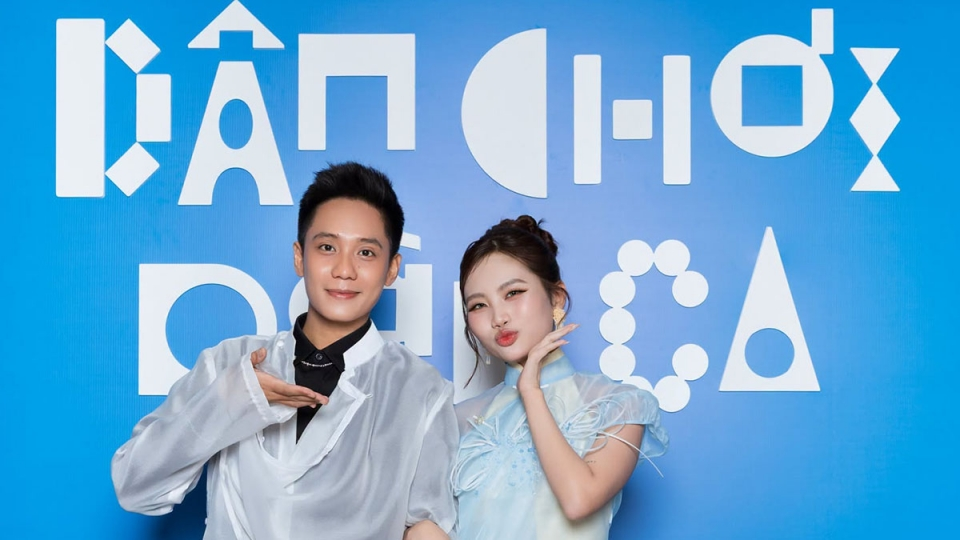 Khăn Piêu tranh cãi: Bài học từ Phương Mỹ Chi về ranh giới sáng tạo và tôn trọng văn hóa