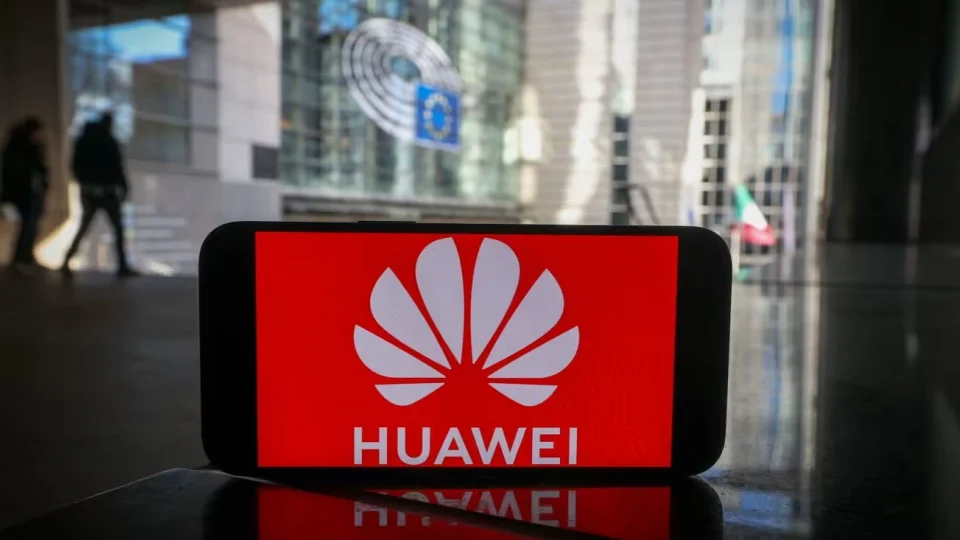 Phiên tòa Huawei tại Mỹ: công nghệ, gian lận và cuộc chơi quyền lực