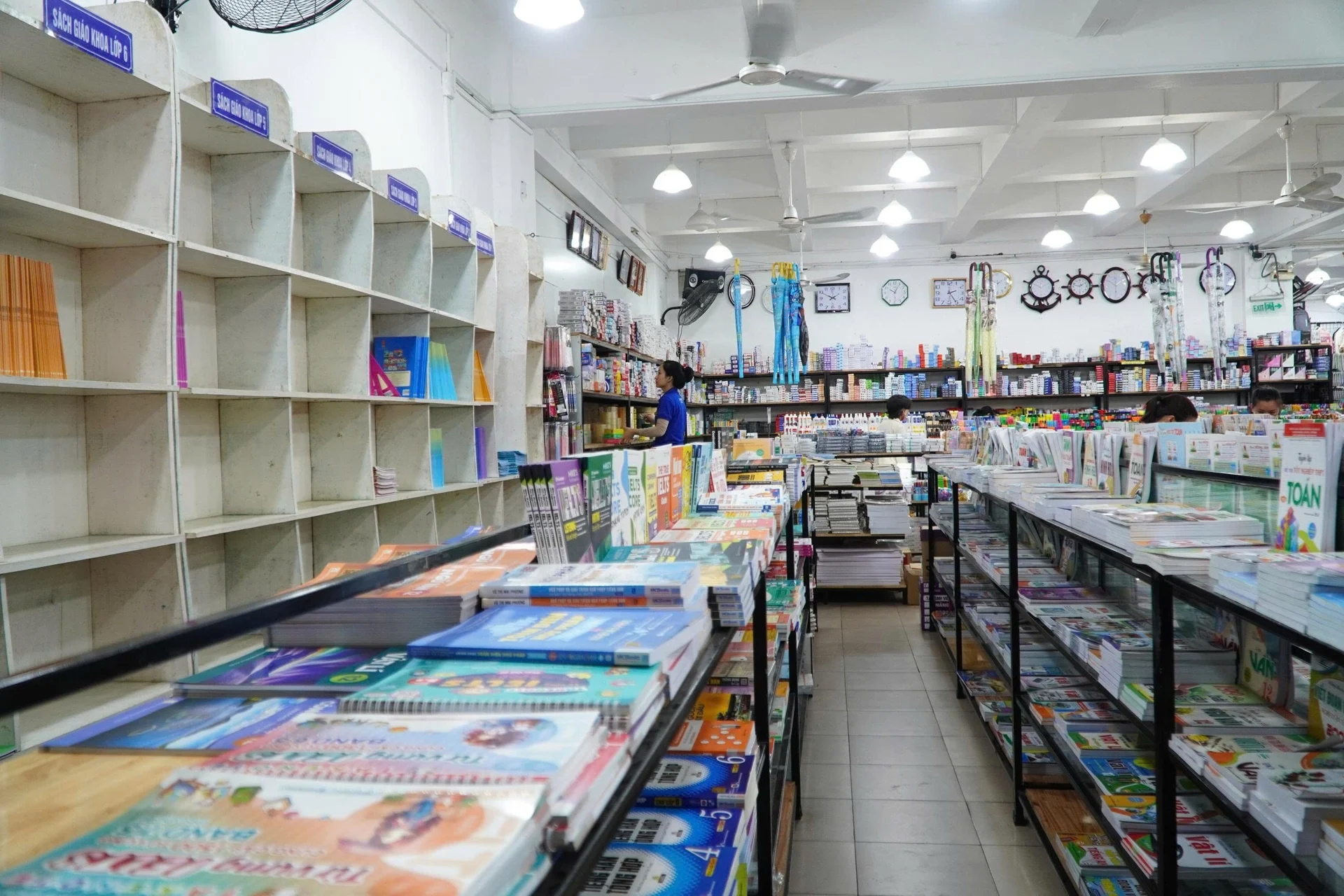 Vì sao 21% học sinh TP.Huế vẫn chưa có sách giáo khoa miễn phí?