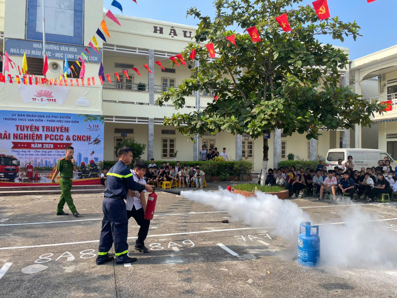 Các trường học tăng cường kỹ năng phòng cháy, chữa cháy cho học sinh