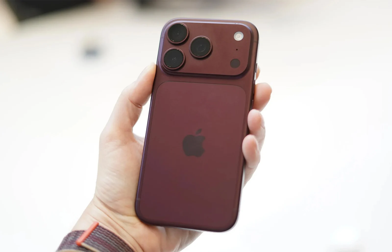 iPhone 17 tăng giá sau khi iPhone 18 ra mắt: người mua mất “phao cứu sinh” giá rẻ