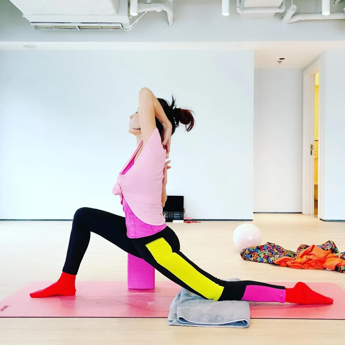 Bí quyết da trẻ của Trương Bá Chi: 10 thói quen phụ nữ 40+ nên áp dụng