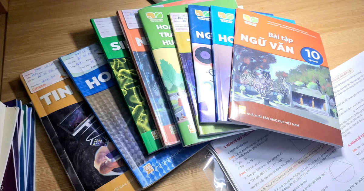 Khủng hoảng sách giáo khoa: từ cơn sốt đến bài học quản lý