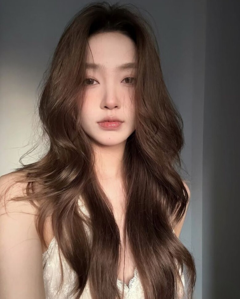 Balayage trên tóc nâu: Chọn tông màu hợp da và khuôn mặt
