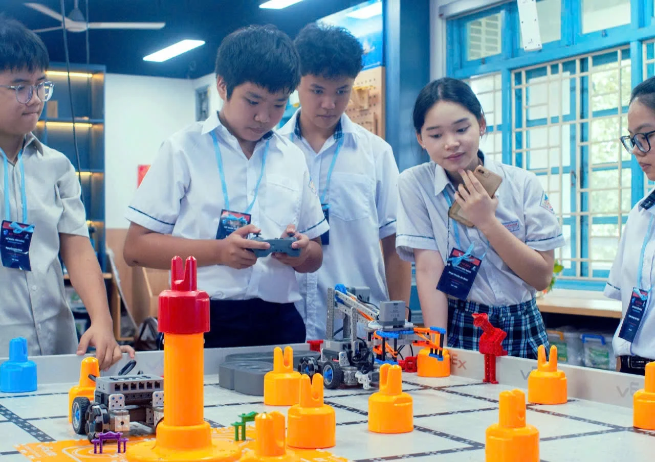 Phòng học STEM: Từ thiết bị hiện đại đến bài toán hiệu quả