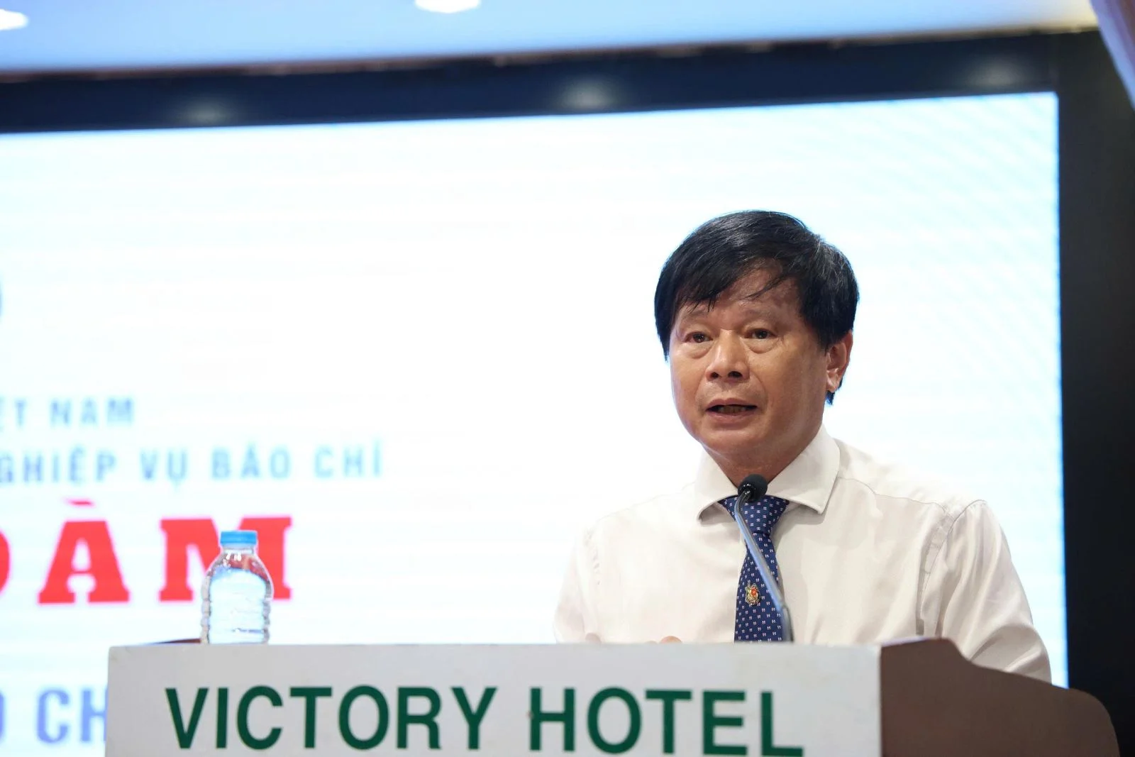 AI Trong Báo Chí: Công Cụ Mở Rộng Sức Mạnh, Không Thay Thế Trách Nhiệm