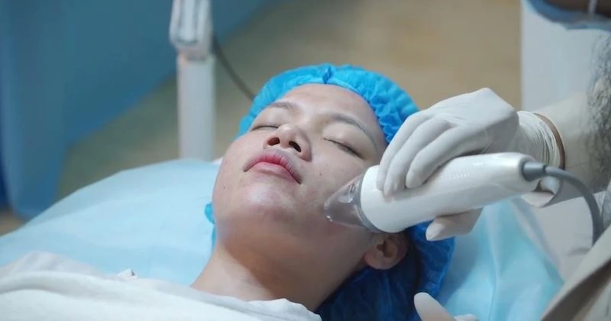 Serum Retinol A 0.3% & Hyaluronic Acid: đáng tiền cho da lão hóa?