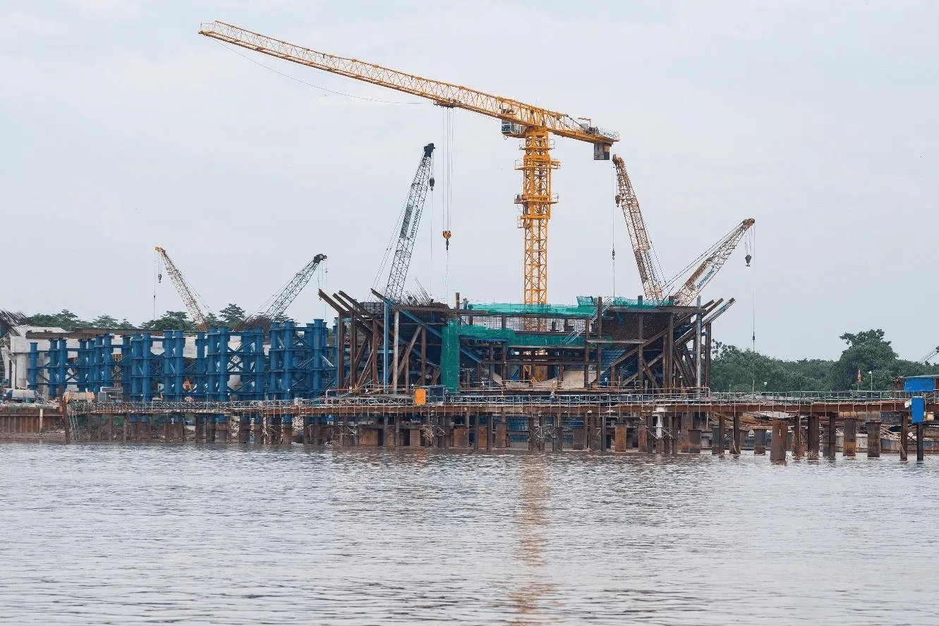 Cầu Trần Hưng Đạo và tham vọng vòm thép vô cực trên sông Hồng