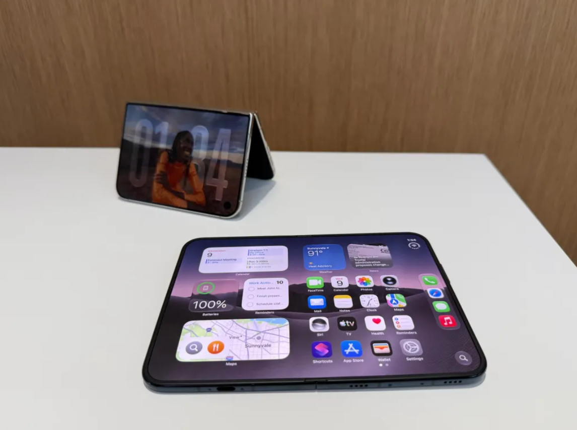 iPhone Duo hay Galaxy Z Fold8: Đáng chi thêm 20 triệu?