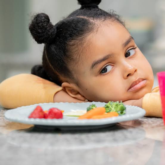 Anak Pilih-Pilih Makanan: Bila Perlu Bimbang dan Apa Ibu Bapa Patut Buat