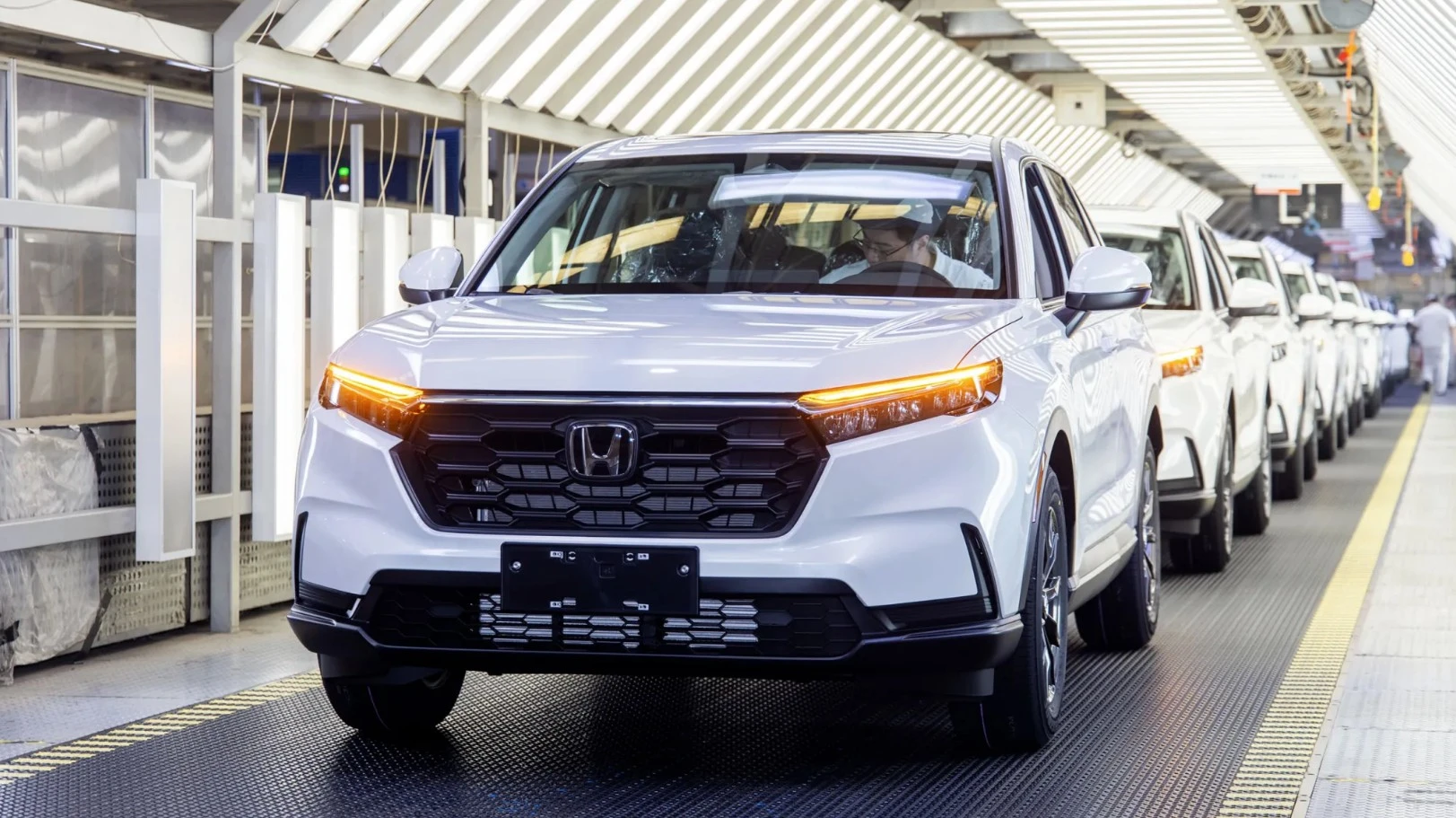 Honda CR-V hybrid sắp bỏ hoàn toàn động cơ xăng: cuộc chơi thay đổi