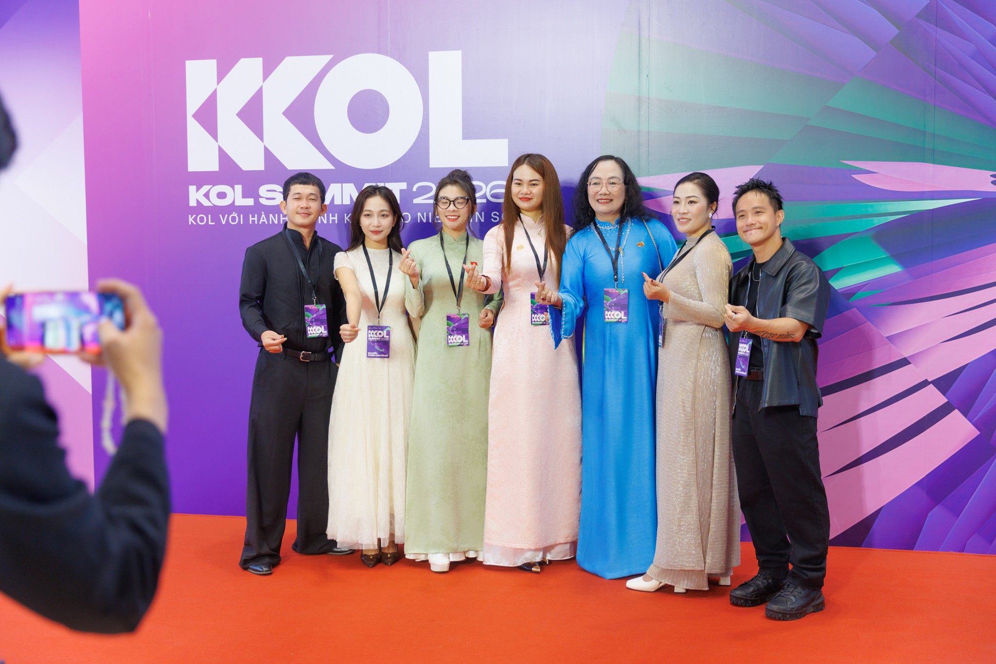 Tiêu chuẩn mới cho KOL: Minh bạch AI hay đánh mất niềm tin số?