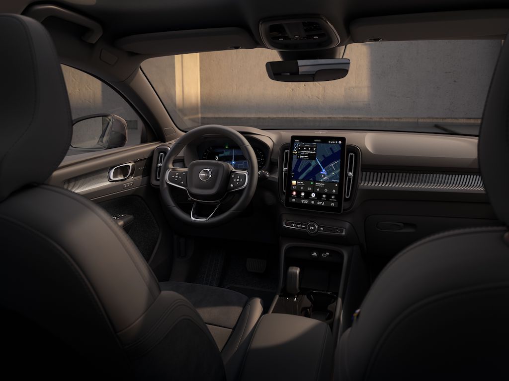 Volvo EX40 và EC40 nâng cấp công nghệ với màn hình mới, Google Gemini và ADAS