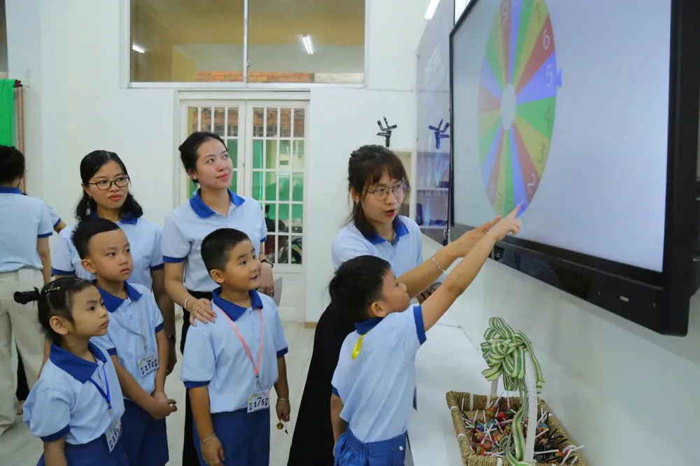 Giáo dục AI bắt buộc ở trường học: Phụ huynh cần chuẩn bị gì?