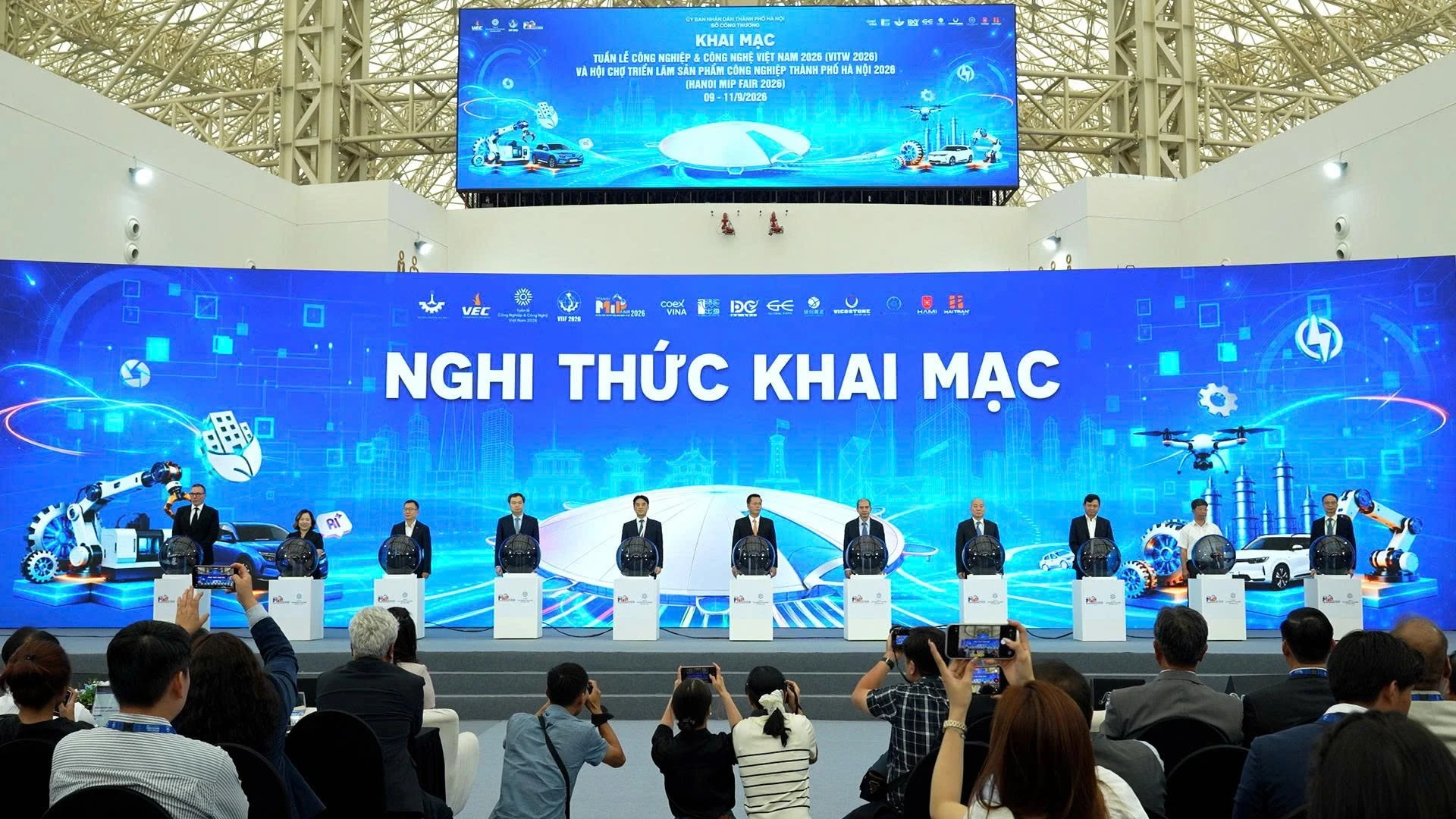 HI-TECH VIETNAM: 600 gian hàng công nghệ cao quy tụ tại Hà Nội