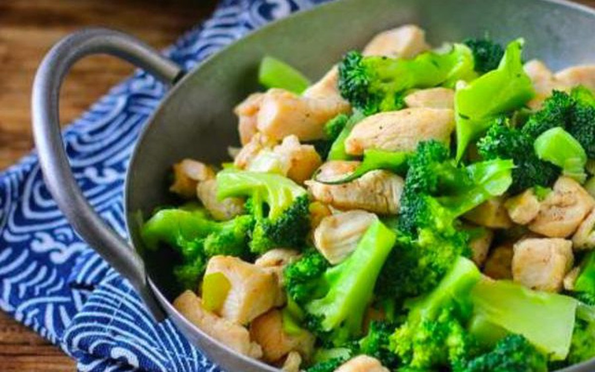 Canh gà nước cốt dừa: Món canh đơn giản mà đủ chất