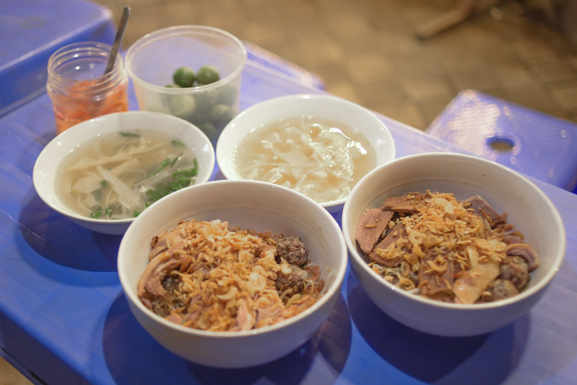 8 quán bún, phở, miến đêm nổi tiếng ở phường Hoàn Kiếm