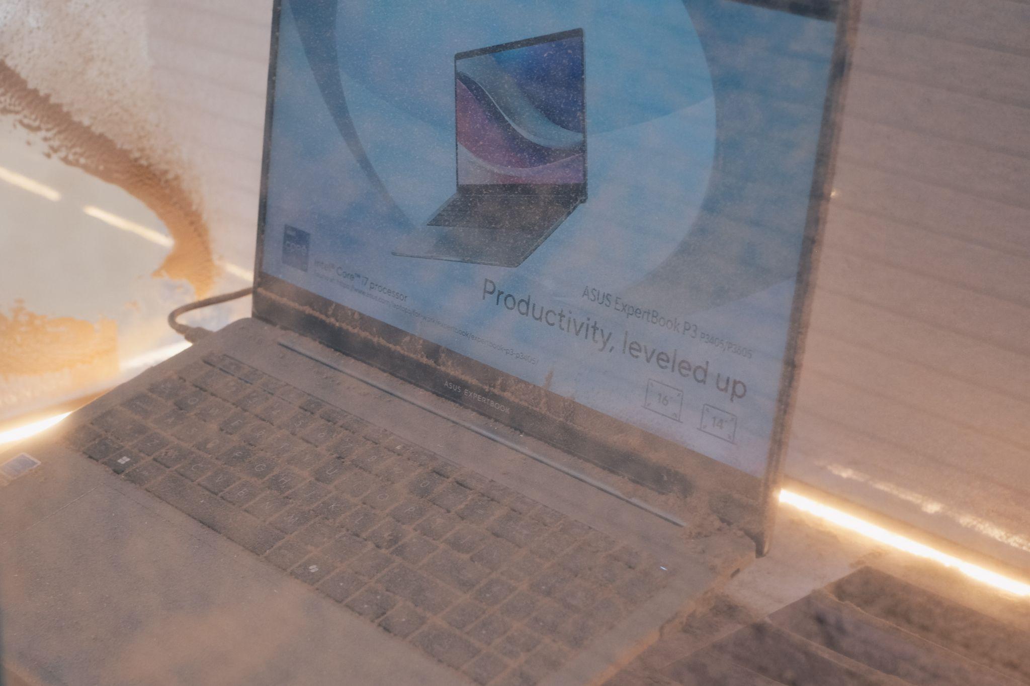 Tiêu chí chọn laptop cho sinh viên: ưu tiên doanh nghiệp để học và làm