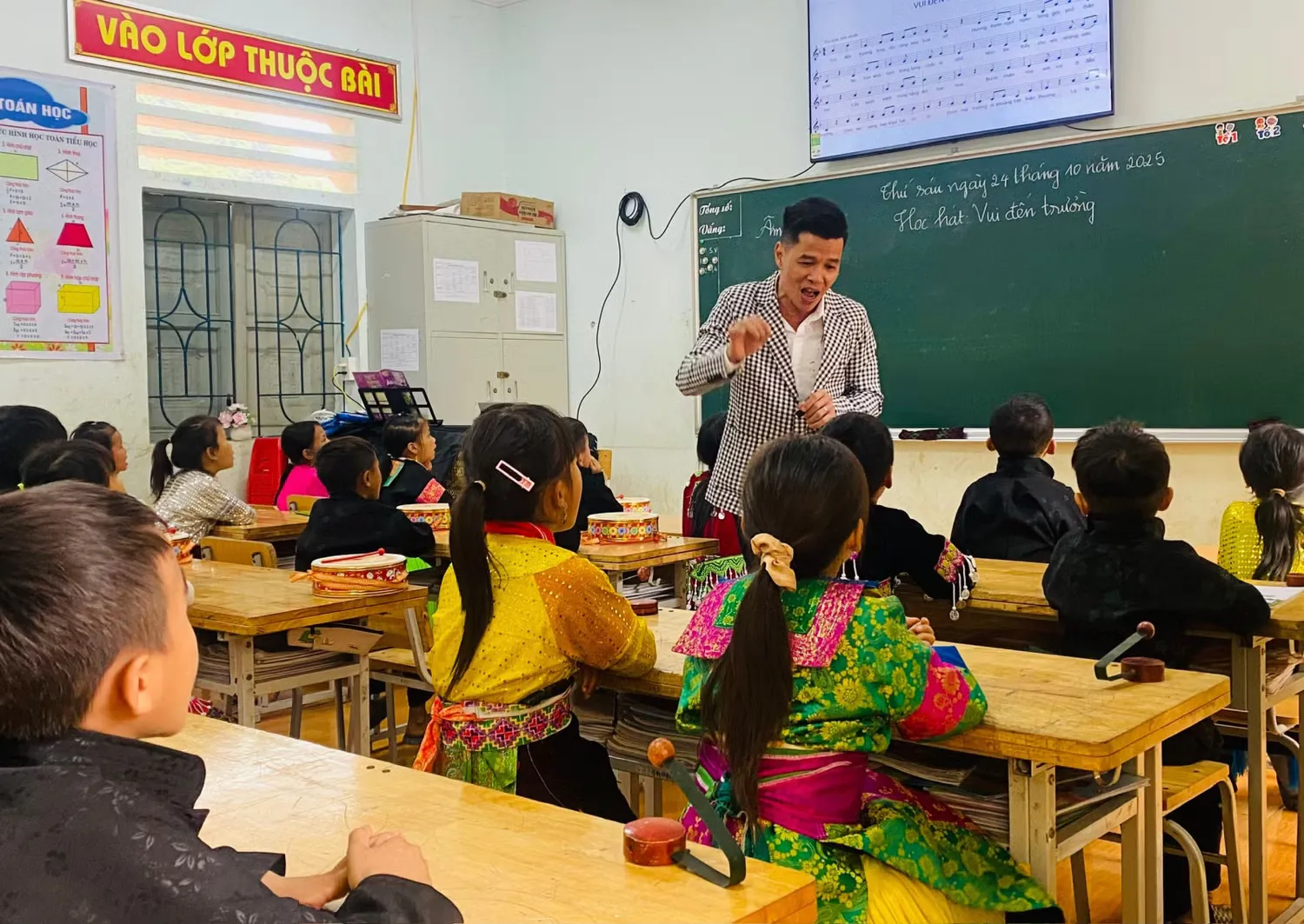 Cấm thi học sinh giỏi cấp trường, cấp xã: lợi, hại và khoảng trống chính sách