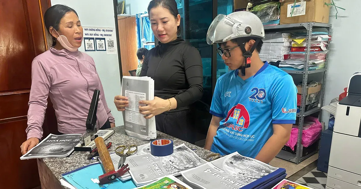 Thiếu sách giáo khoa kéo dài: Sách photo giá cao và rủi ro pháp lý