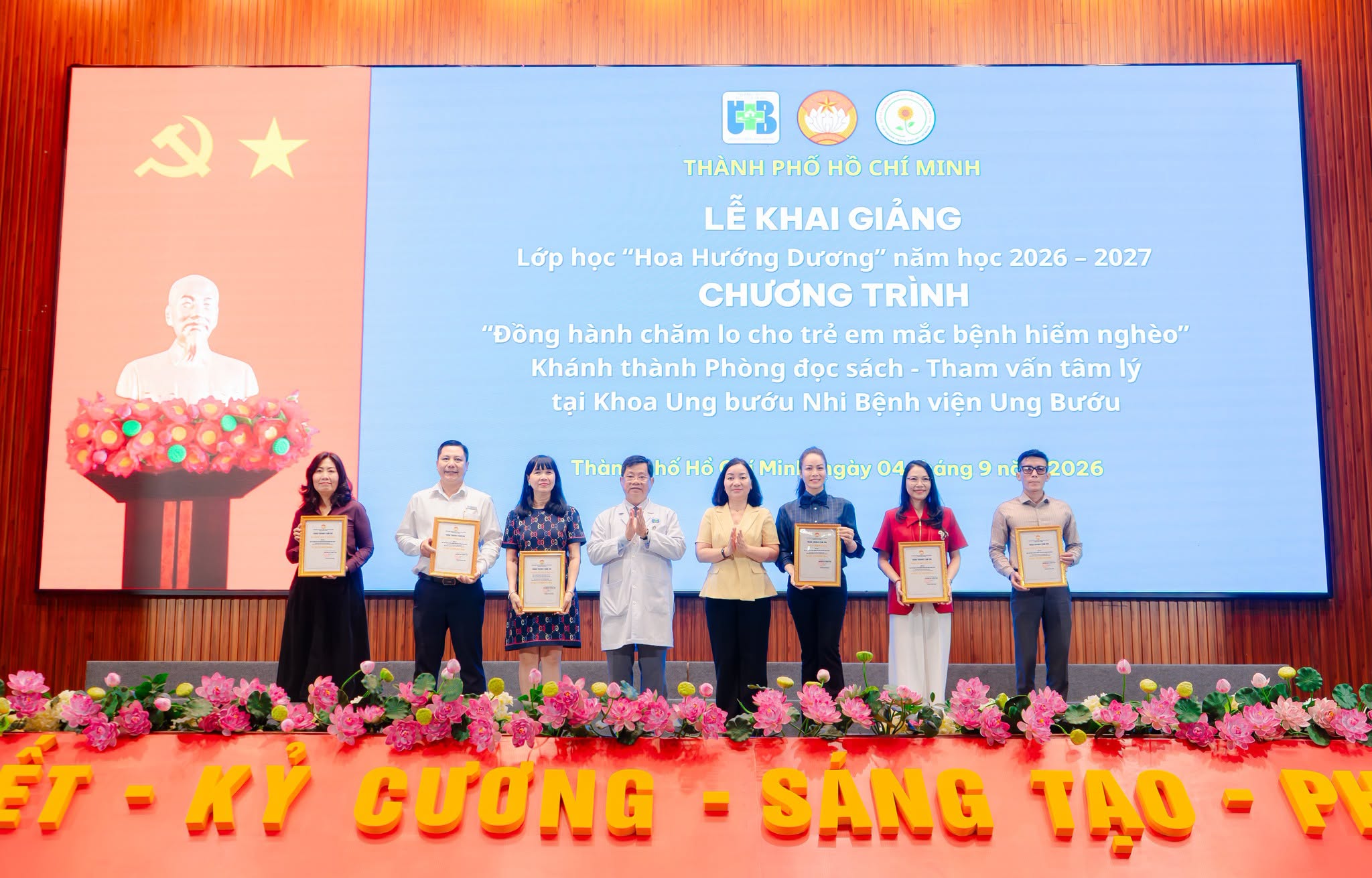Lớp học Hoa Hướng Dương: giáo dục và tâm lý trong hành trình chữa ung thư