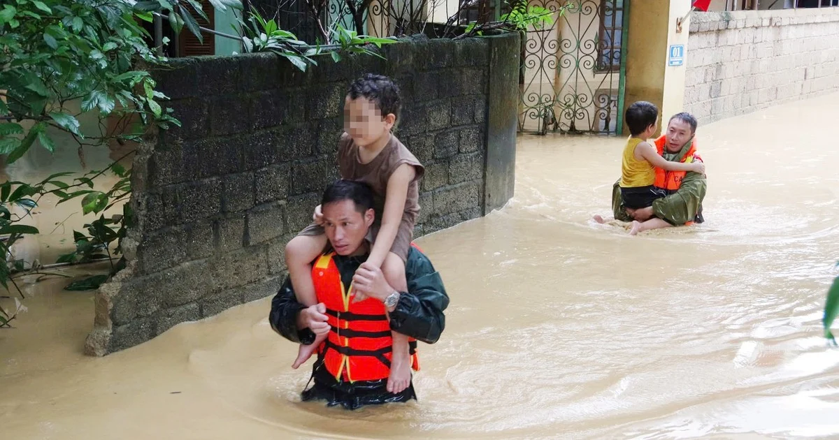 Hơn 3 triệu trẻ em bị gián đoạn học tập vì bão lũ: Giải pháp nào để không bị tụt hậu?