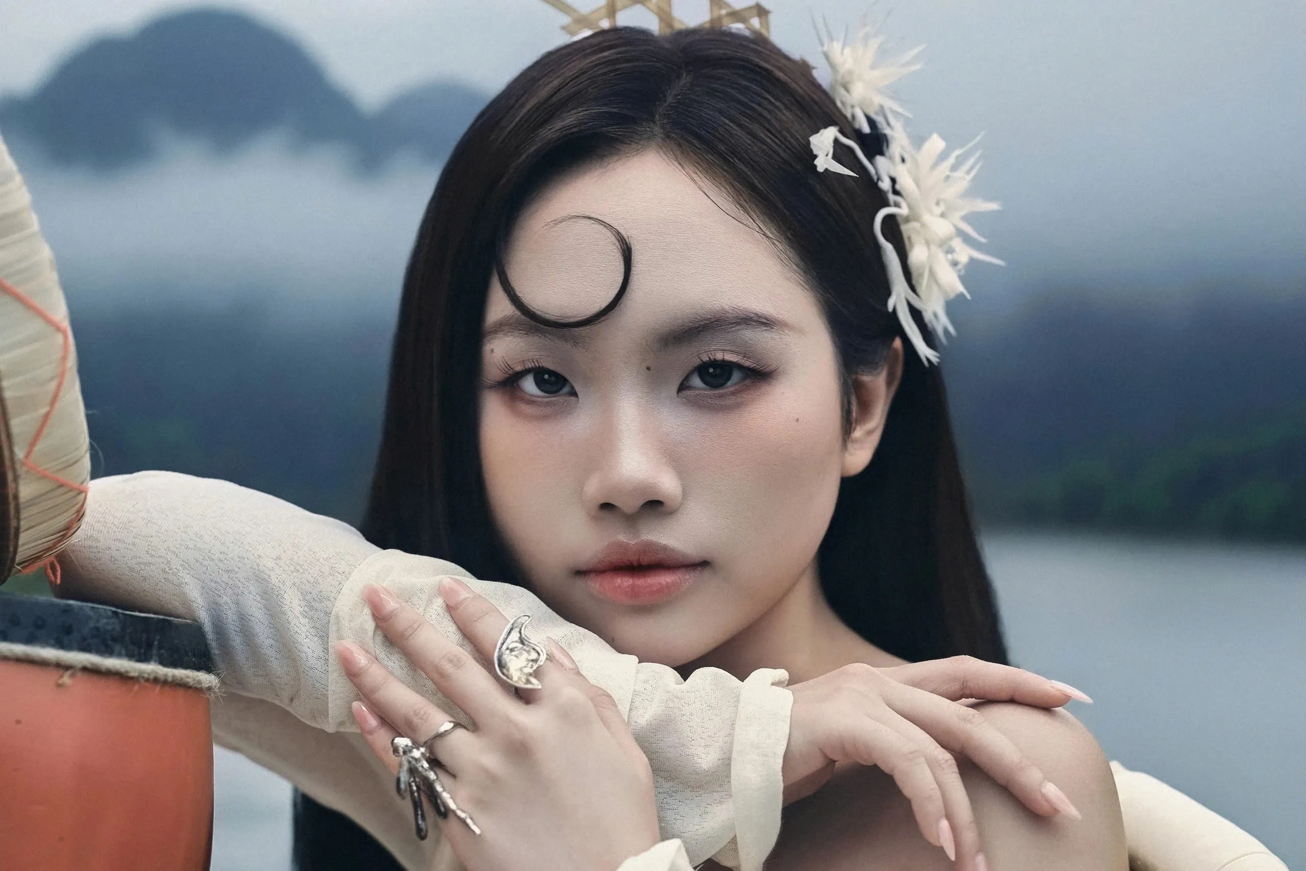 Khi pop artists đưa văn hóa truyền thống vào nhạc: Sáng tạo giữa tâm bão tranh cãi