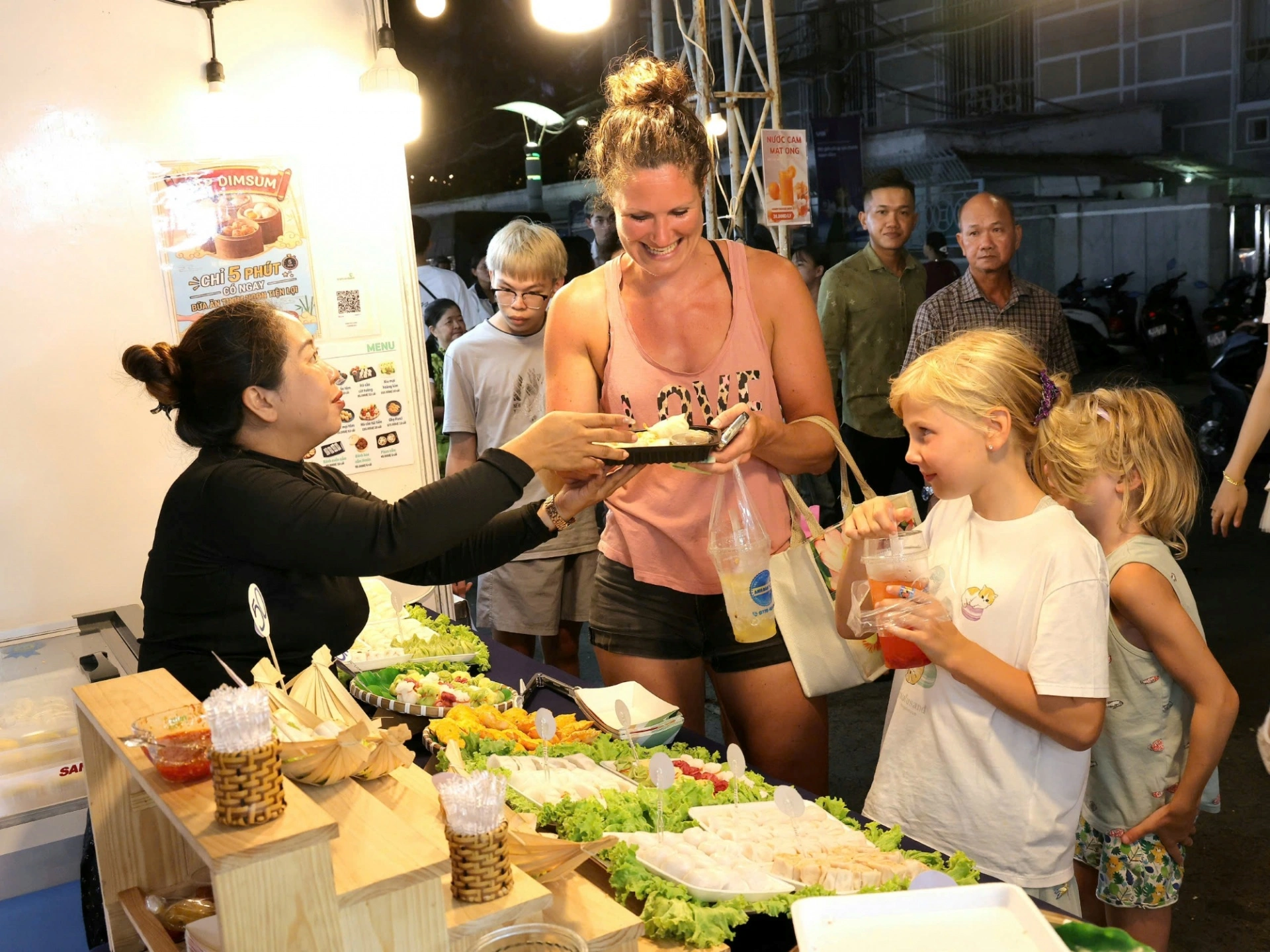 Chef Martin Yan đến Cần Thơ: dịp gặp huyền thoại và nếm “Mỹ vị Tây Đô”