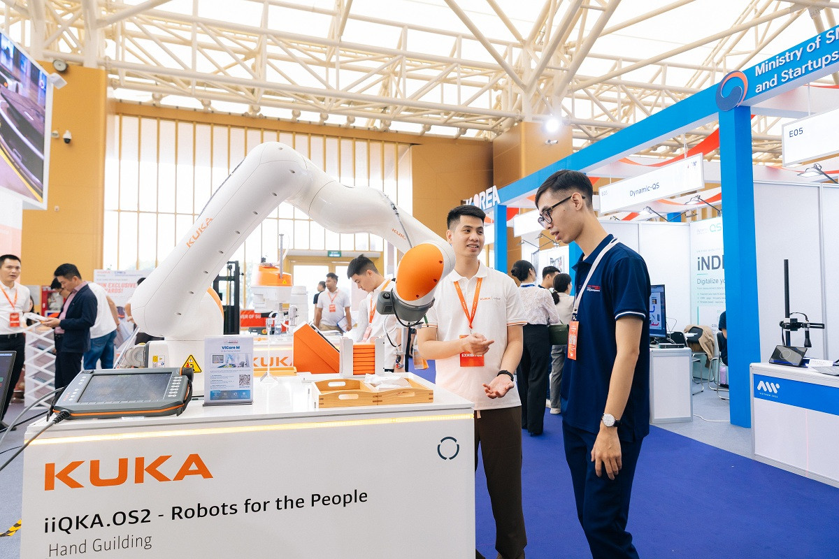 Tuần Lễ Công Nghiệp và Công Nghệ: AI, Robot, Xe Điện lên ngôi