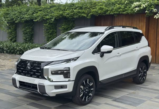 Mitsubishi tháng 9: Xpander Cross giảm 95 triệu, toàn dòng xe hỗ trợ trước bạ