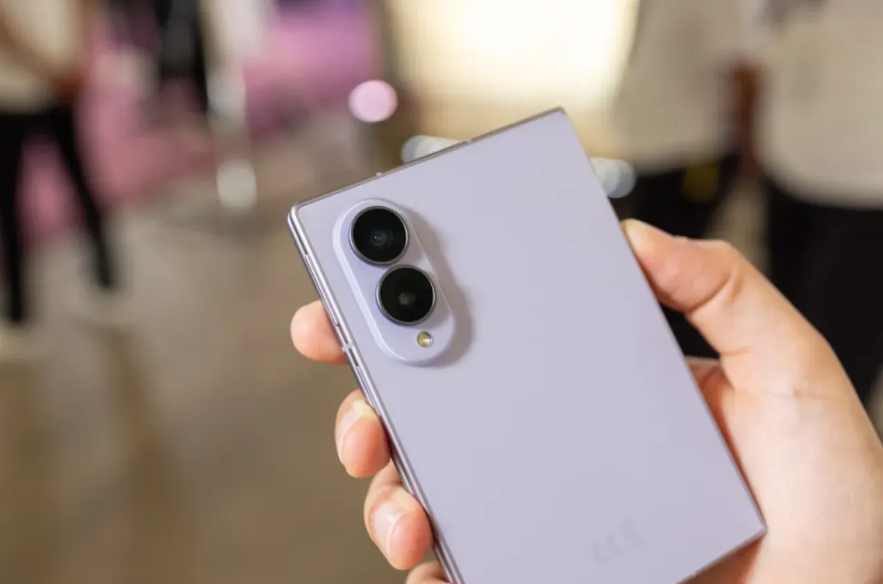iPhone Duo hay Galaxy Z Fold8: Đáng chi thêm 20 triệu?