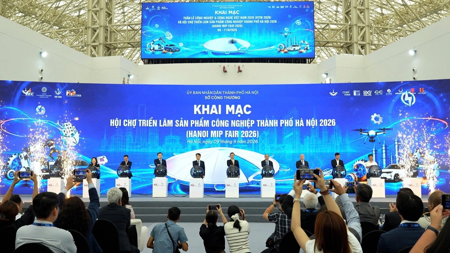 HI-TECH VIETNAM: Hệ sinh thái drone và UAV hội tụ