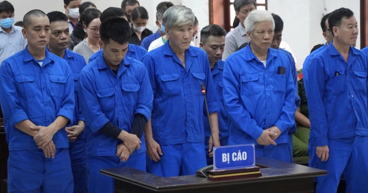 Bệnh án tâm thần giả mạo: Vụ 42 bị cáo và cách tự bảo vệ mình