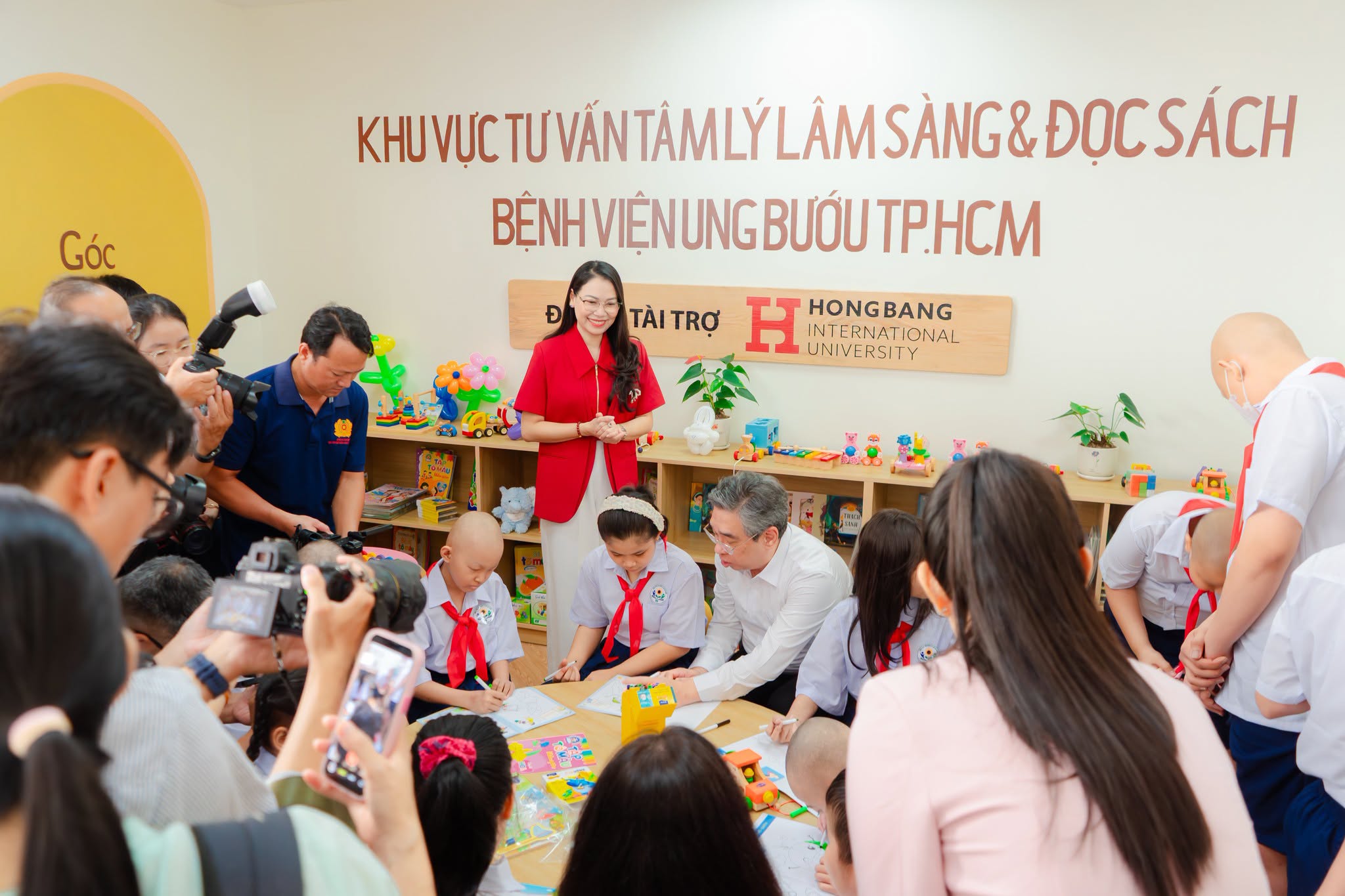 Lớp học Hoa Hướng Dương: giáo dục và tâm lý trong hành trình chữa ung thư