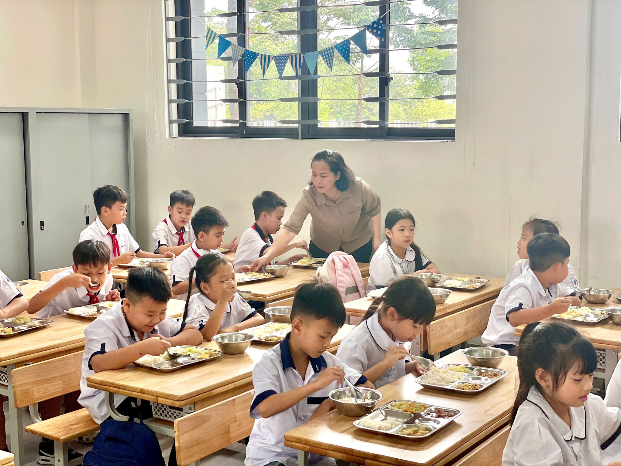 Bữa ăn bán trú an toàn: Từ nỗi lo đến hệ thống giám sát đa tầng