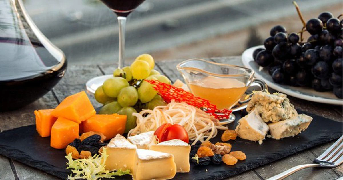 Những lâu đài châu Âu ẩn giấu giữa rừng núi Việt Nam