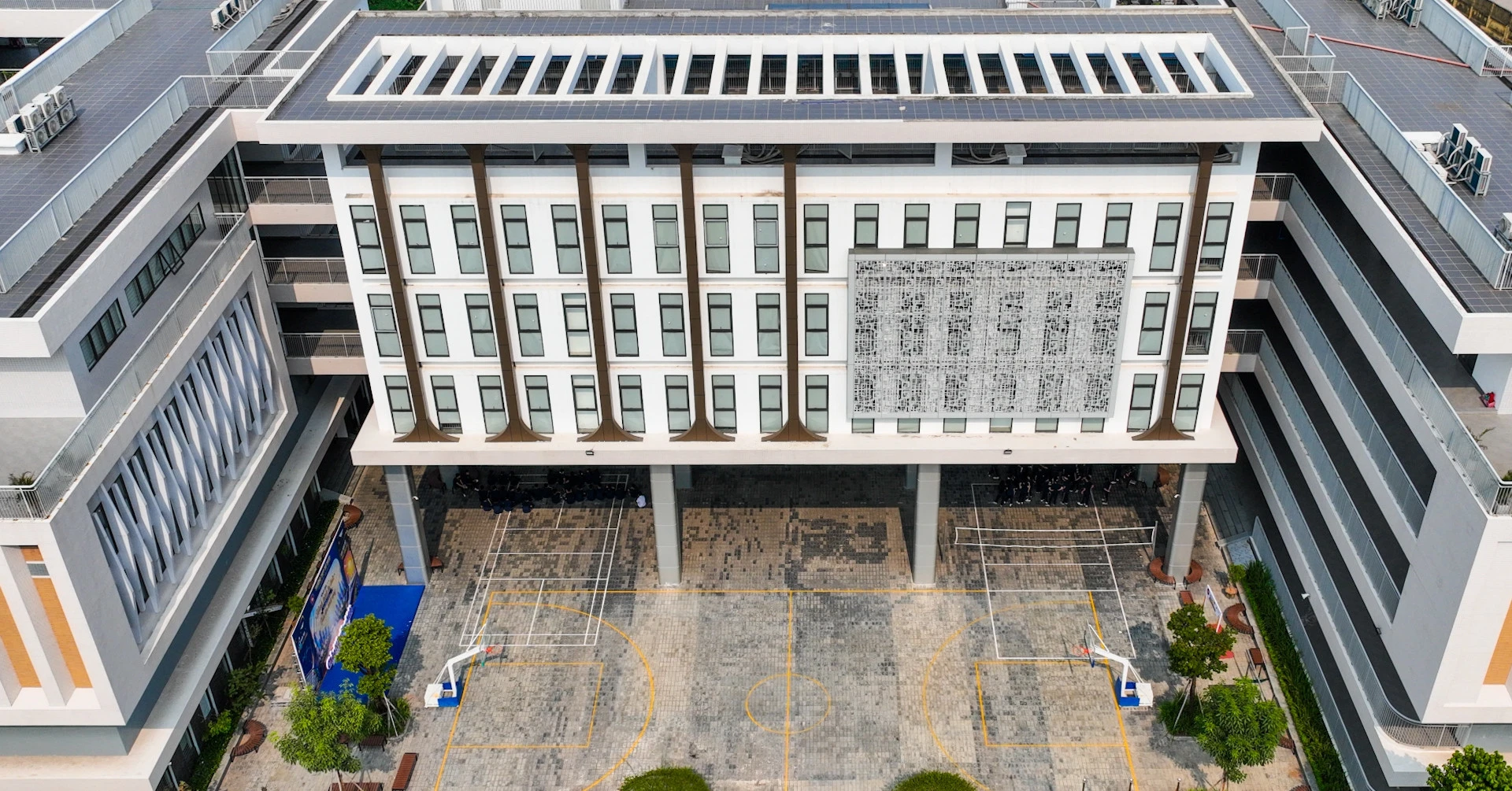 Những ngôi trường hiện đại hàng trăm tỷ đồng: đổi mới cơ sở vật chất để thay đổi môi trường học tập