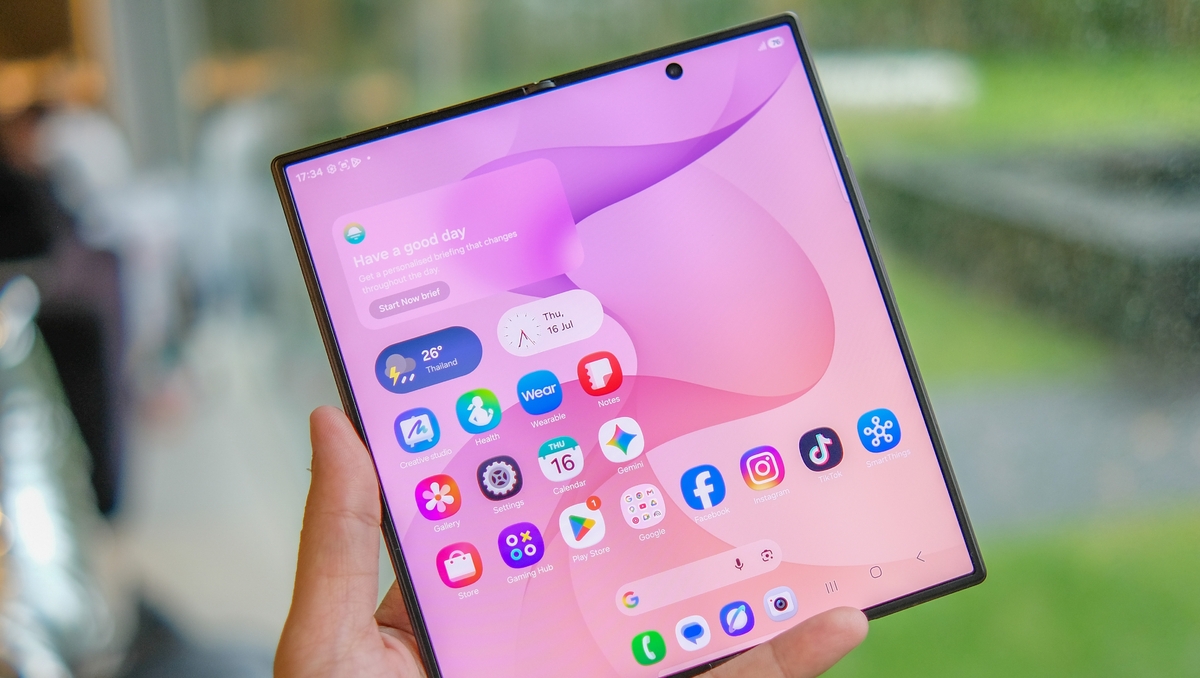 iPhone Duo vs Galaxy Z Fold 8: chọn smartphone gập nào đáng tiền?