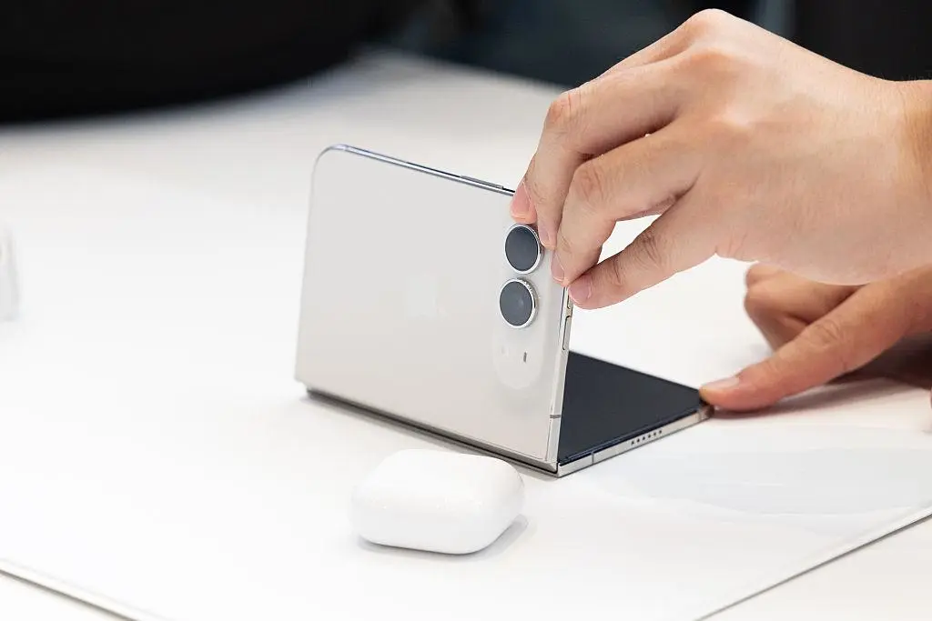 iPhone Duo đắt hơn Mỹ tới 21 triệu đồng: có nên mua tại Việt Nam?