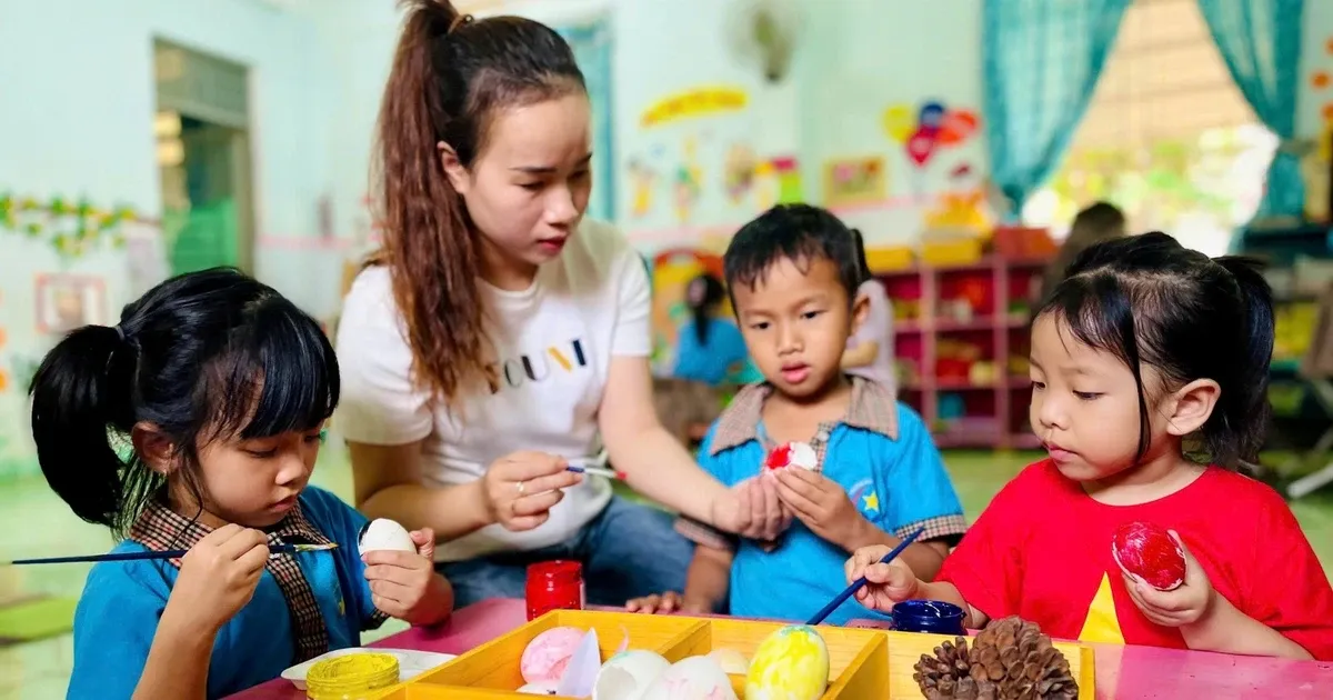 Giảm tải hành chính cho giáo viên: từ chỉ đạo đến thay đổi thực chất