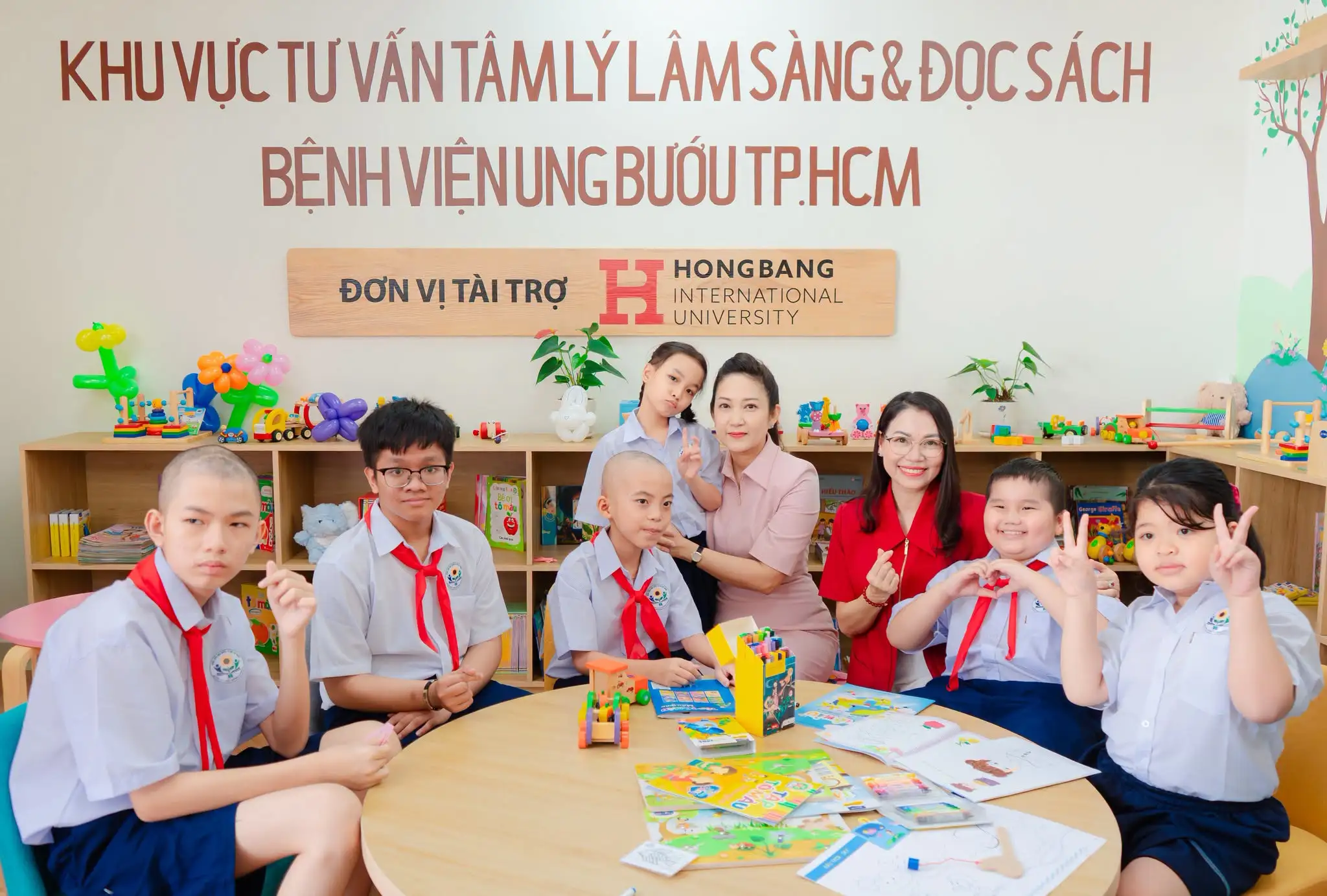 Lớp học Hoa Hướng Dương: nuôi dưỡng ước mơ giữa hành lang bệnh viện