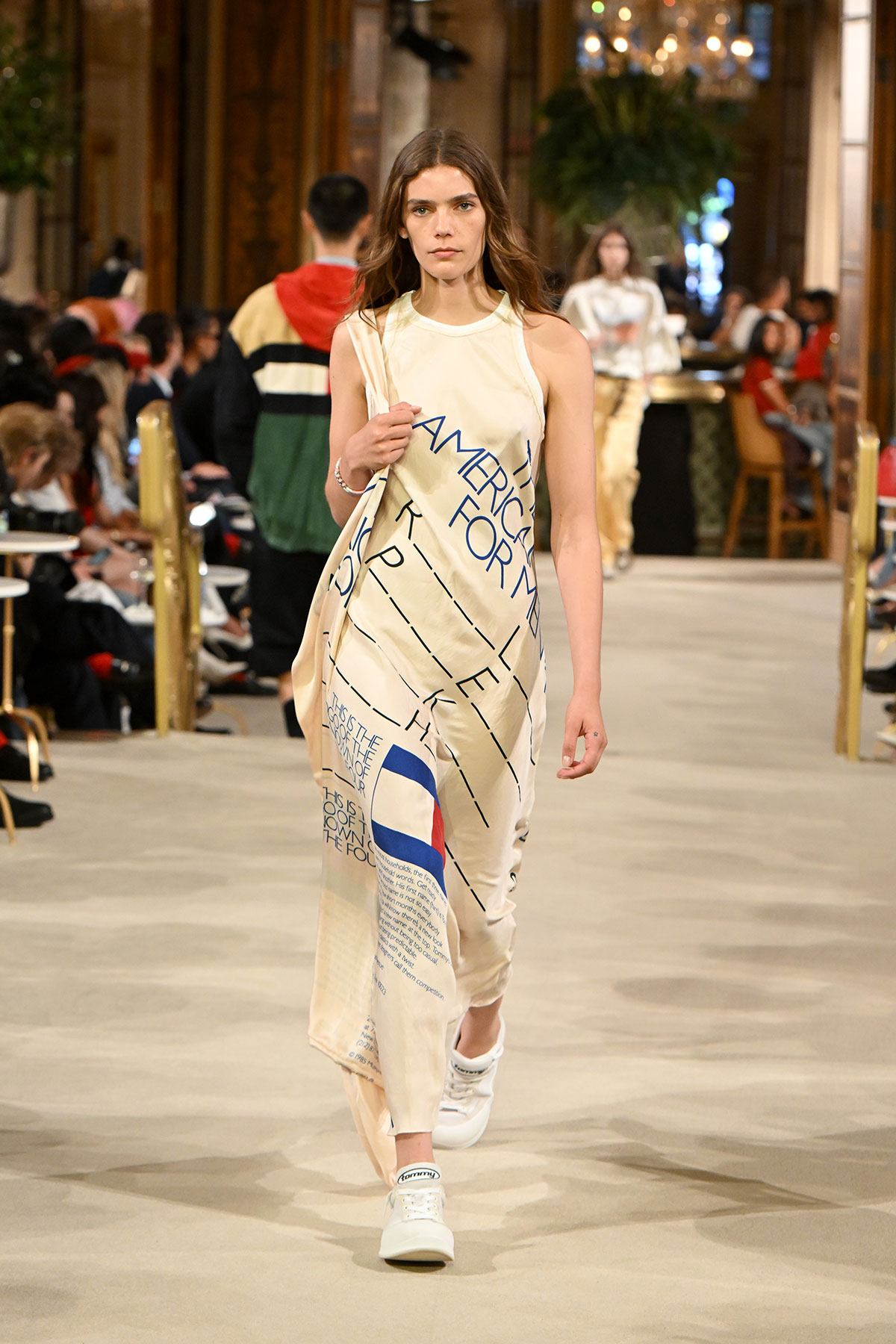 Tommy Hilfiger và cú tái sinh phong cách Americana cổ điển