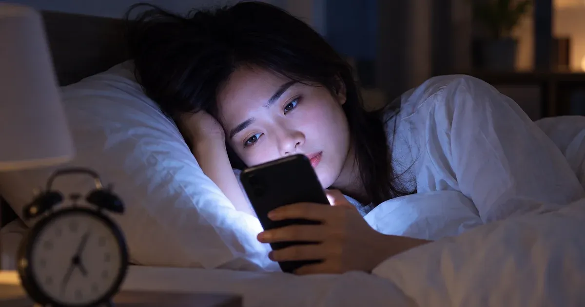 Nghiện điện thoại và video ngắn làm mất ngủ: Vòng lặp nguy hiểm cần phá vỡ