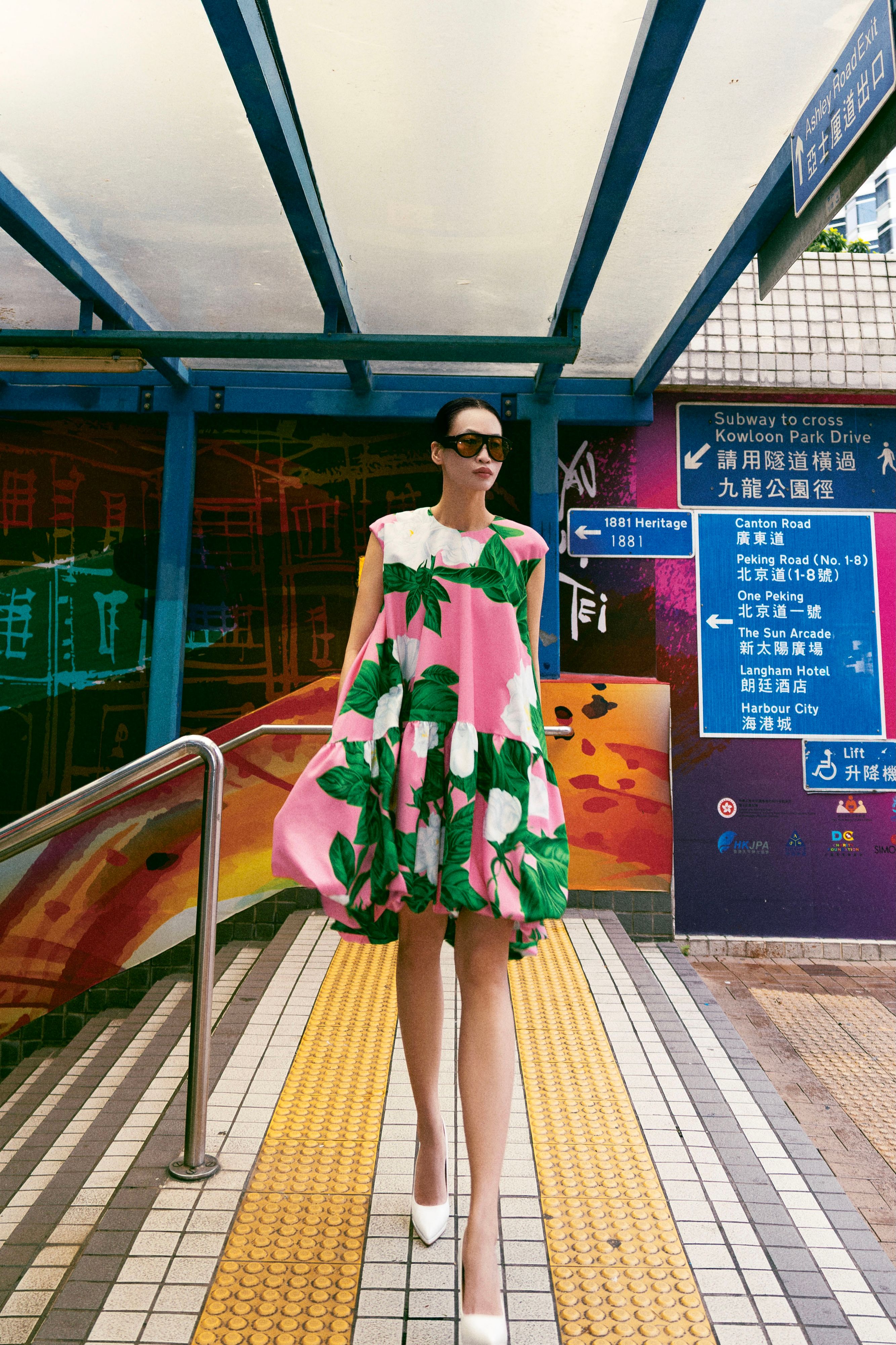 VUNGOC&SON nhuộm sắc Hồng Kông bằng Pop Art và street style