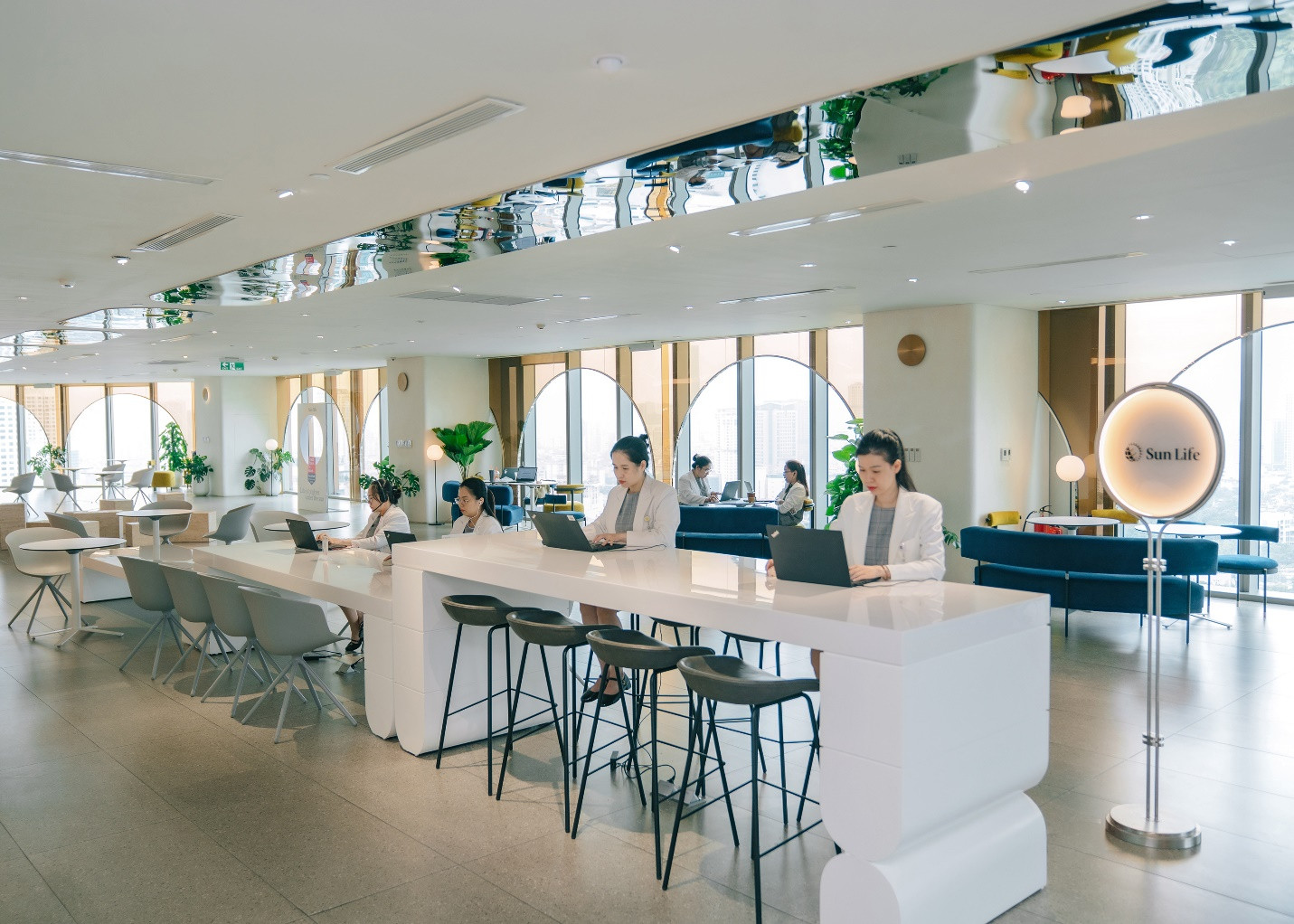 Sun Life Việt Nam mở rộng mạng lưới bảo hiểm với chiến lược phát triển bền vững