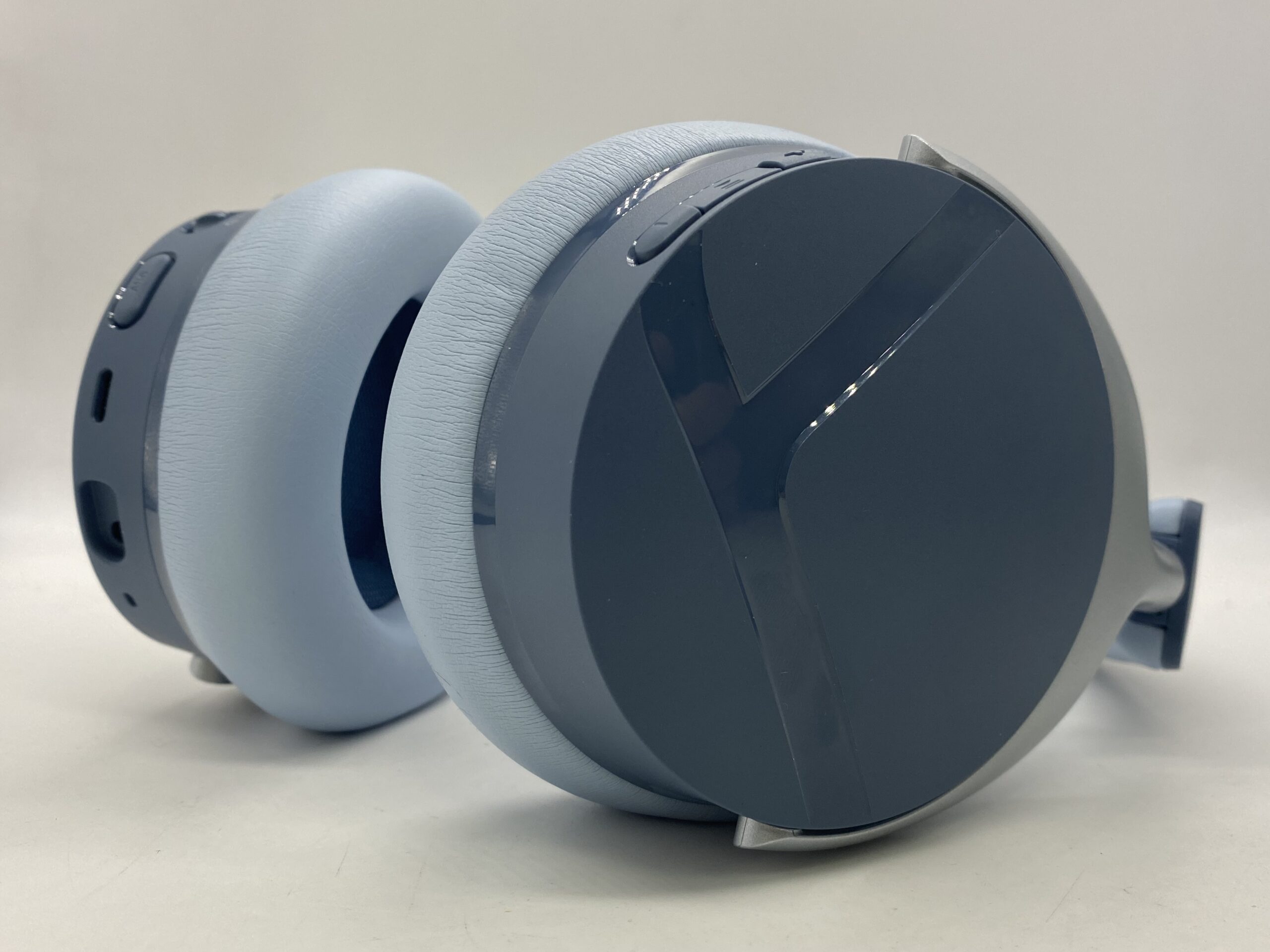 Beyerdynamic Aventho Y: tai nghe pin tự thay có đáng cho audiophile dài hạn?
